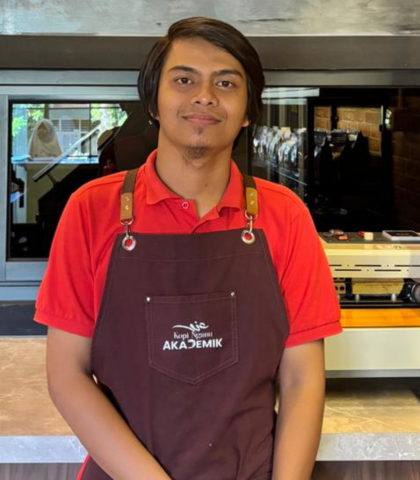 Stevani Rian Pratama instruktur barista Kopi Nganu Akademik