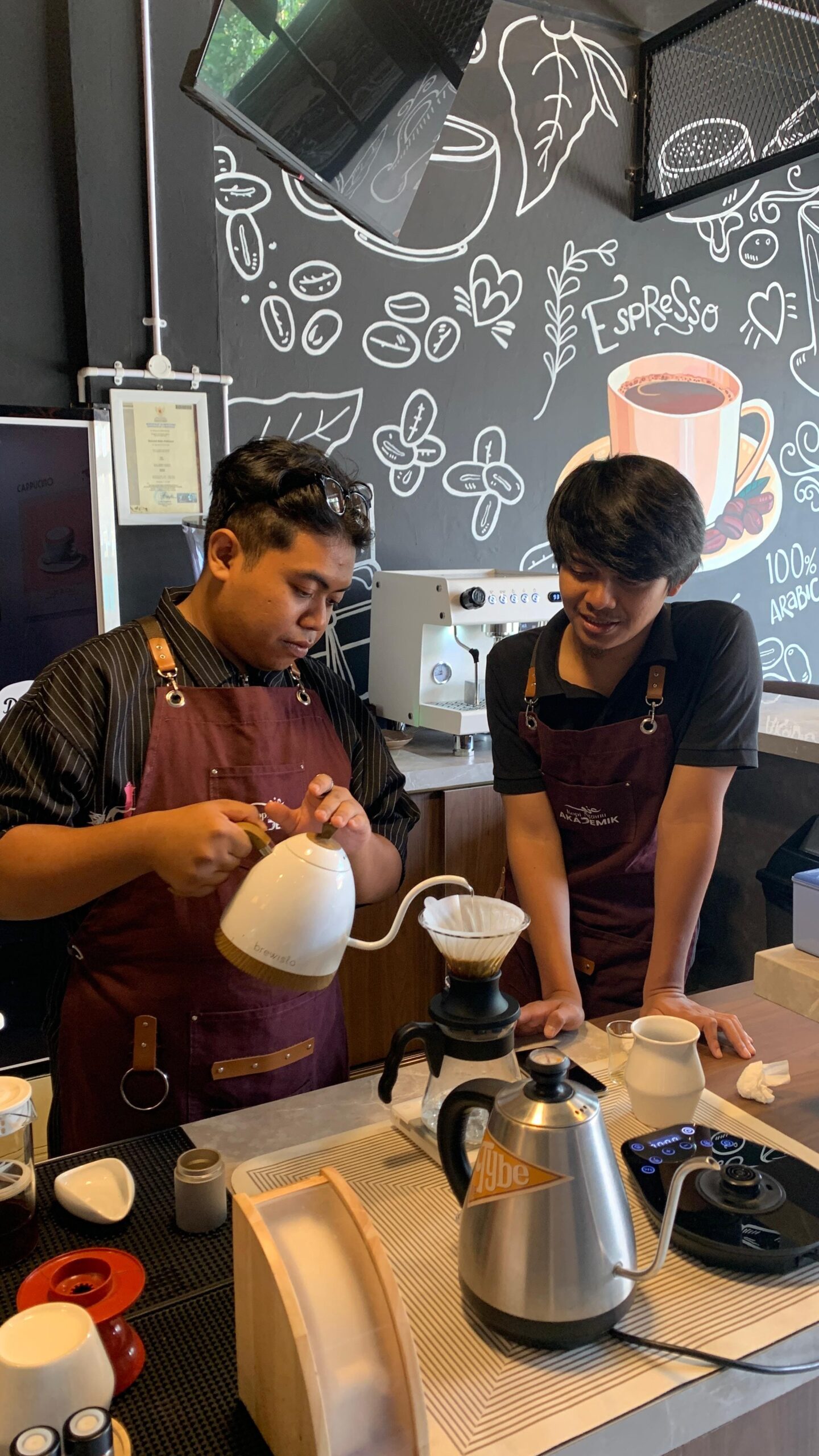 Muhammad Rizki alumni kelas manual brew Kopi Nganu Akademik